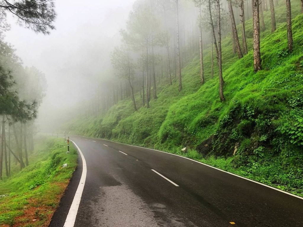 Chandigarh to Kasauli taxi service with IXC Travels